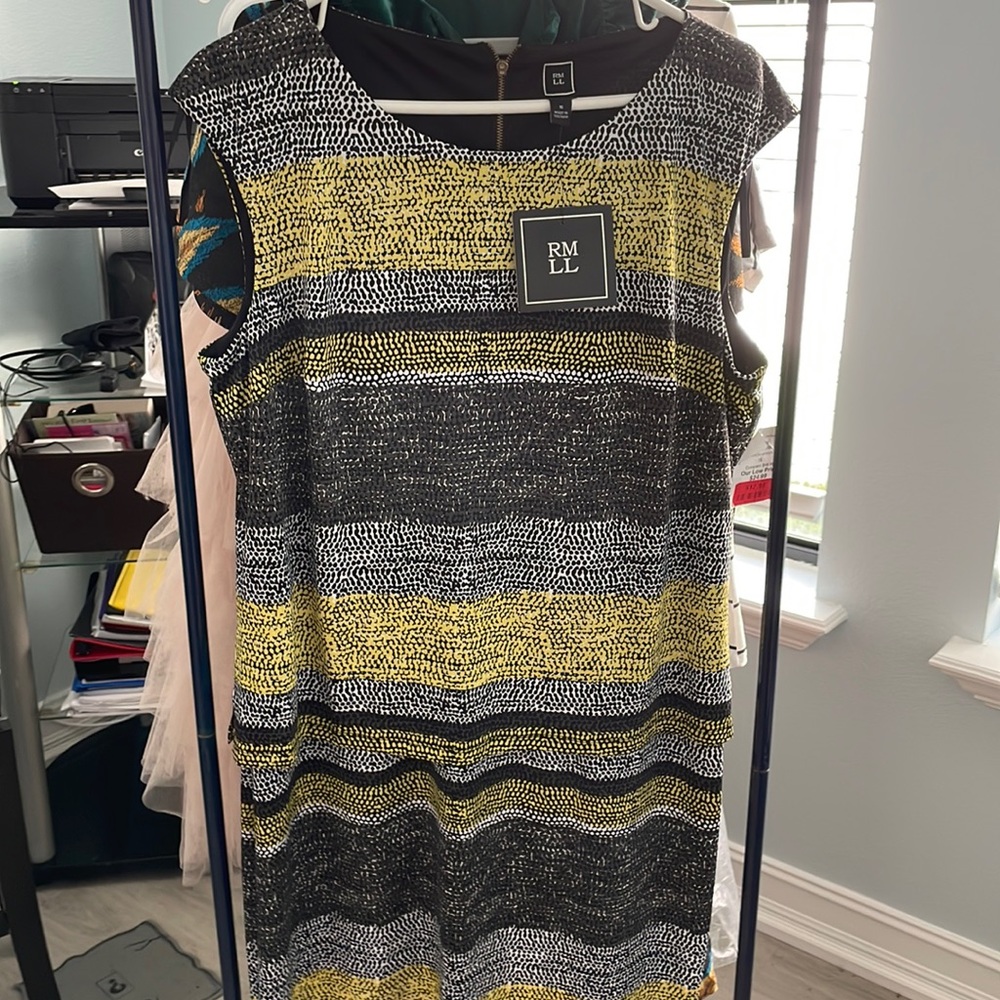 RM LL Black and Yellow One-Piece Sleeveless Dress